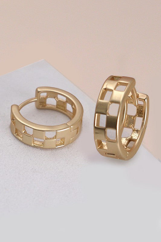 Checkered Huggie Earring - Matte Gold