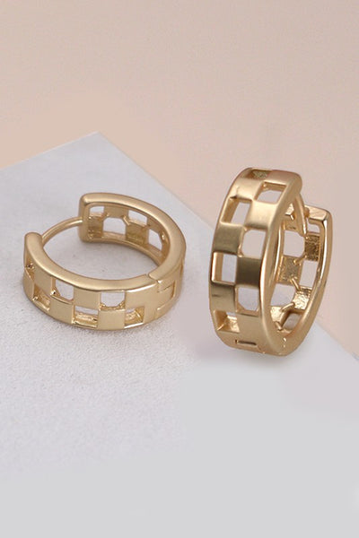 Checkered Huggie Earring - Matte Gold