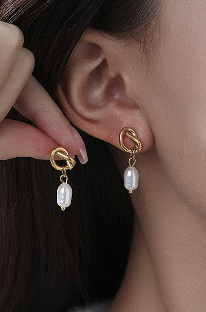 Pearl Drop Earrings - 18K Gold Plated