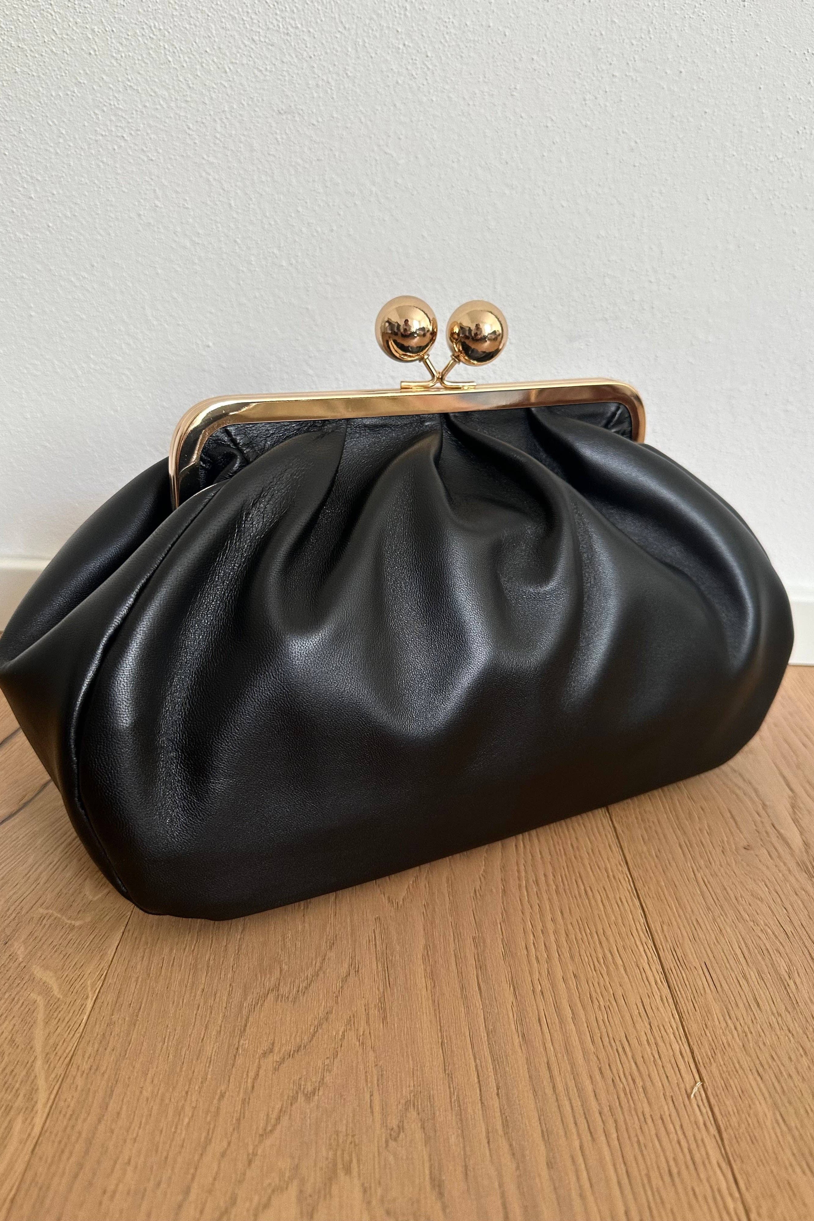 Pasticcino Kiss Lock Clutch - Black