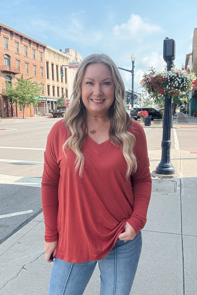 V Neck Pullover - Rust