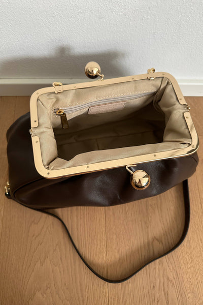 Pasticcino Kiss Lock Clutch  - Milk Chocolate