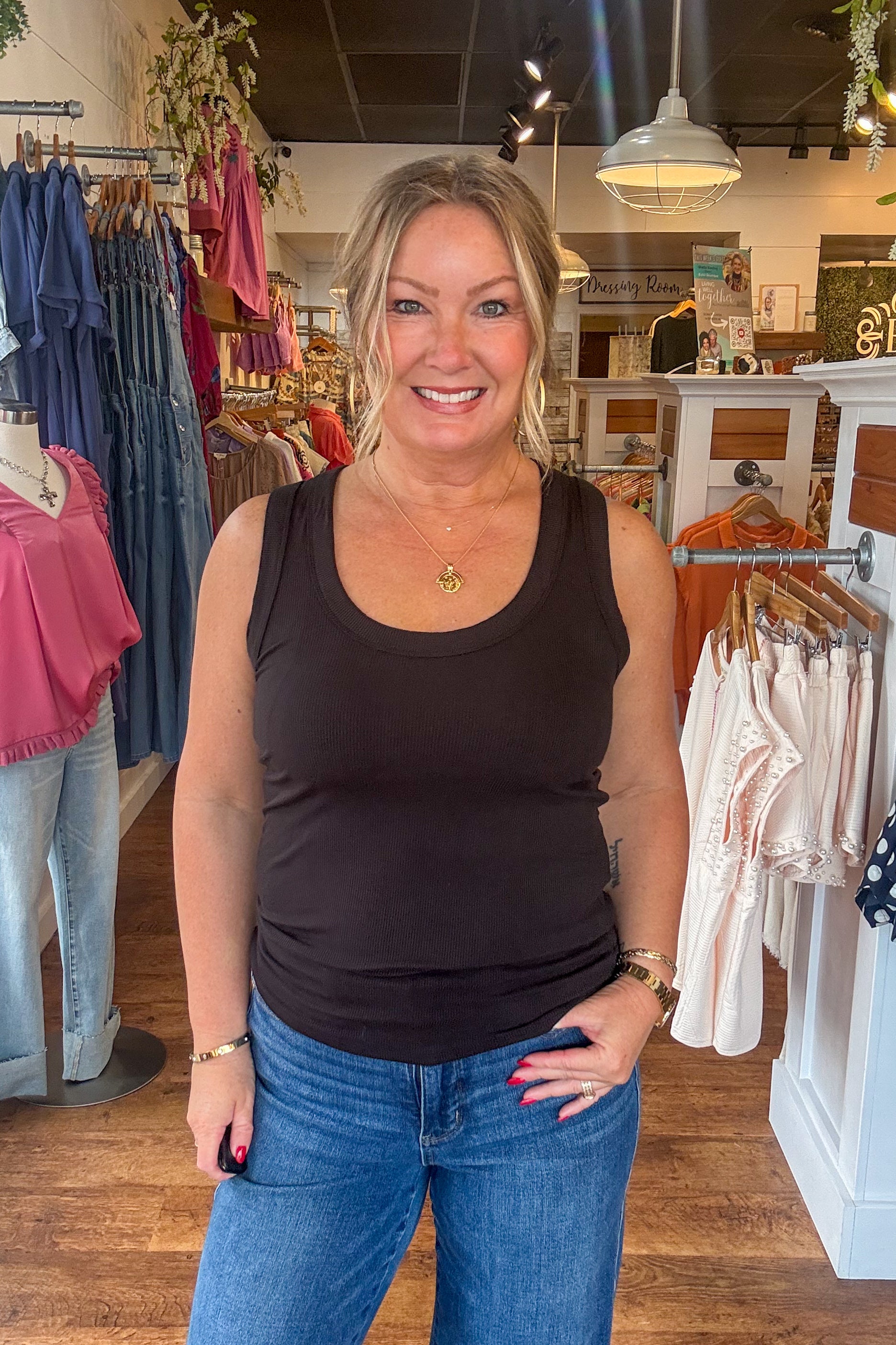 Ribbed Scoop Neck Tank Top - Black