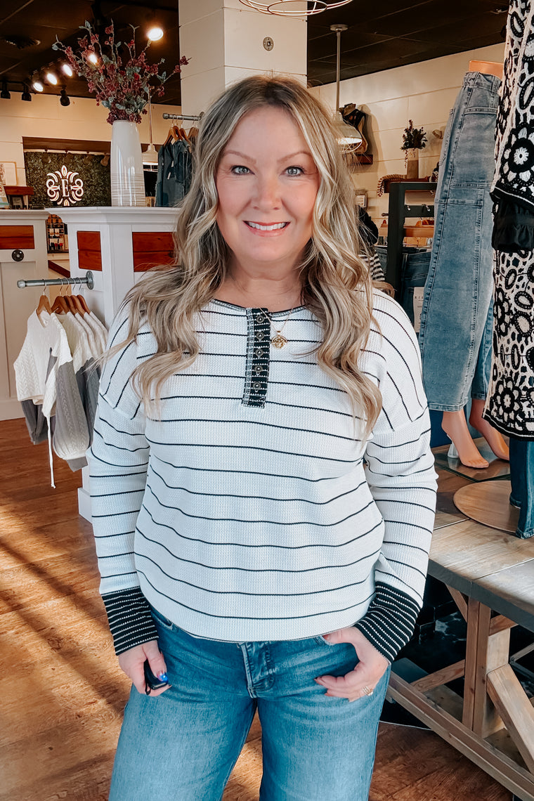 Ava Pullover - White