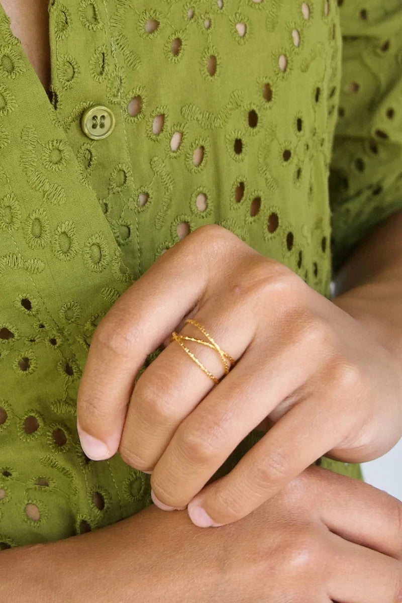 Blair Interlocking Hammered Ring - Gold - Size 6