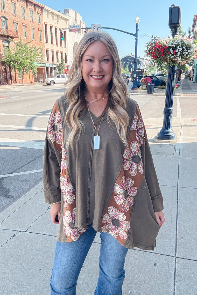 Alia Flower Pullover