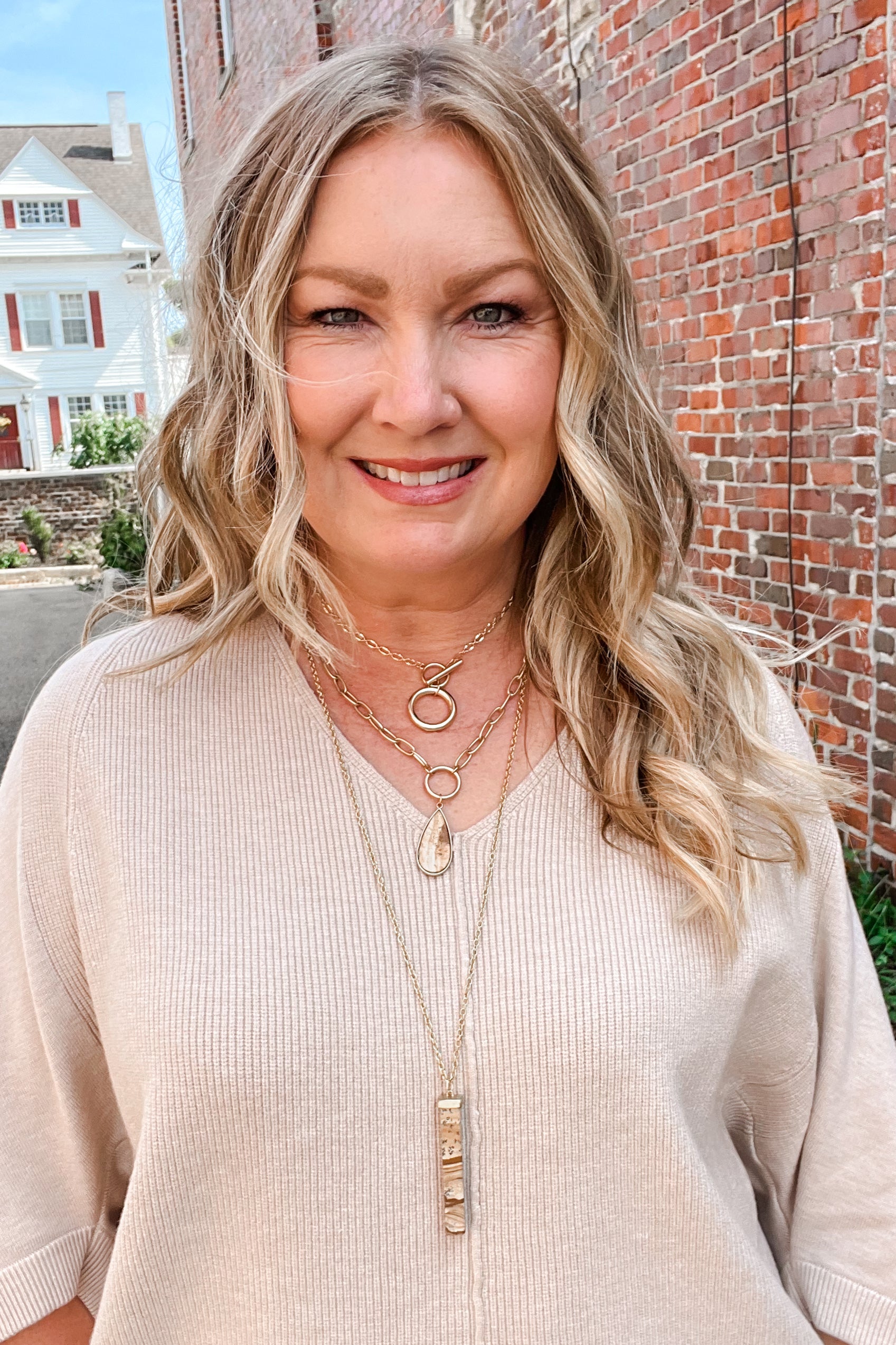The Simone Bar Necklace